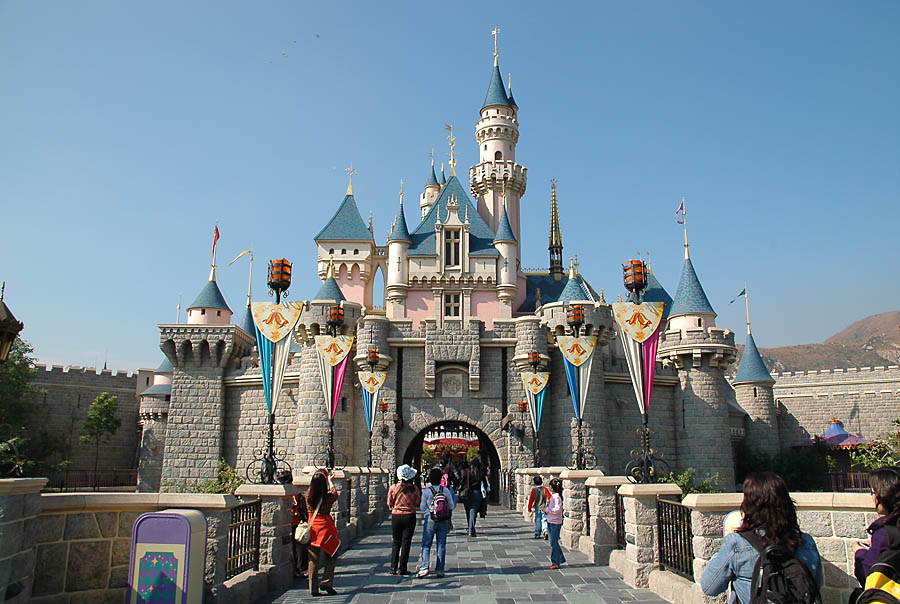 13. Hong Kong Disneyland01
