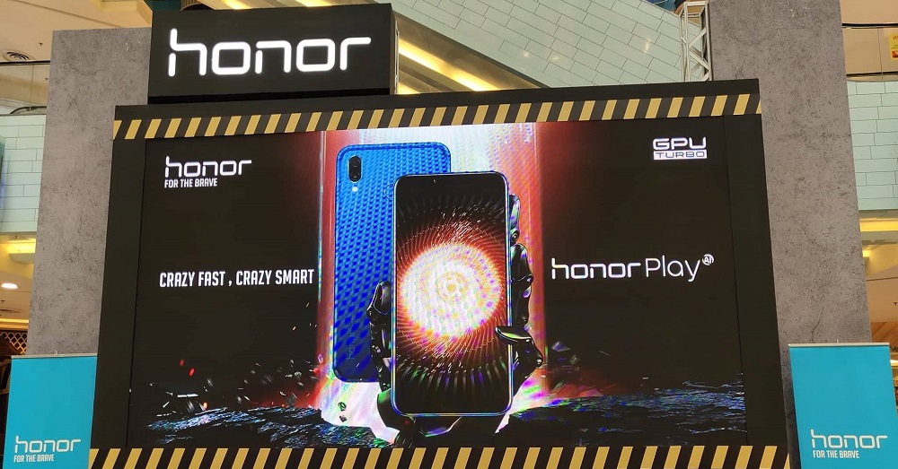 荣耀(Honor)8月10日正式在大马推出Honor Play，全球首部采用GPU Turbo技术的手机，价格是RM1249!!
