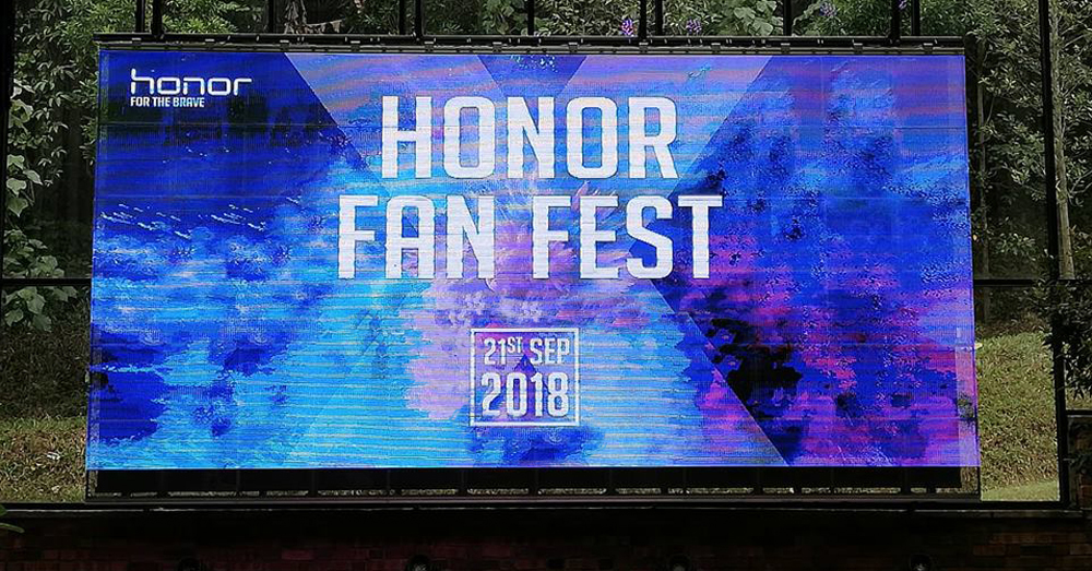Honor 粉丝见面会，抽奖得一台honor10或honor Play